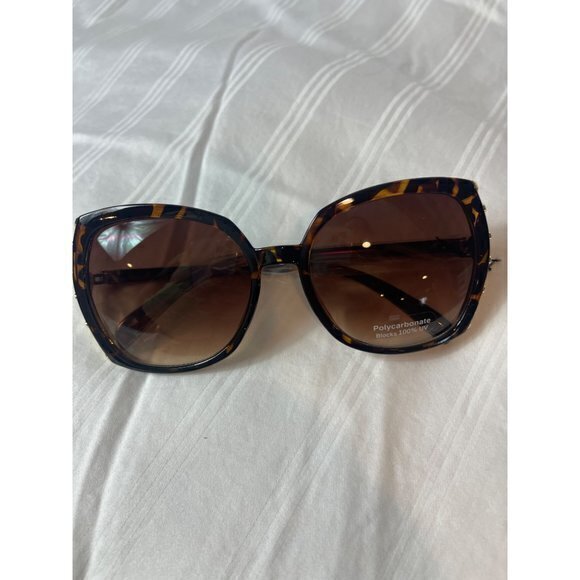 Cross My Way‎ Round Frame Rhinestone Temple Sunglasses Tortoise